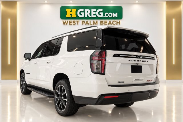 Used 2023 Chevrolet Suburban RST w/ Luxury Package AWD/4WD image 2