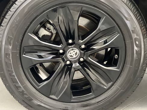 Used 2020 Toyota Highlander XLE image 70