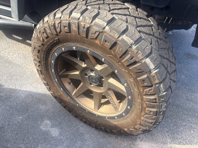 Used 2016 Jeep Wrangler Unlimited Rubicon w/ Connectivity Group AWD/4WD image 4