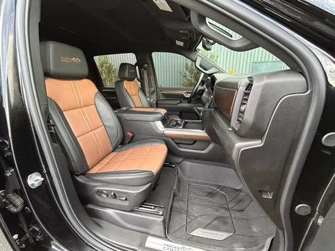 Used 2025 Chevrolet Silverado 3500 High Country w/ Technology Package image 41