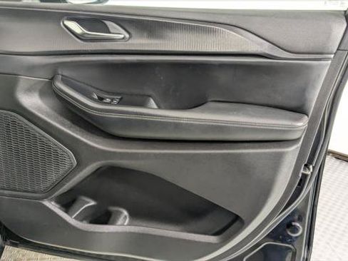 Used 2024 Jeep Grand Cherokee Altitude RWD image 22