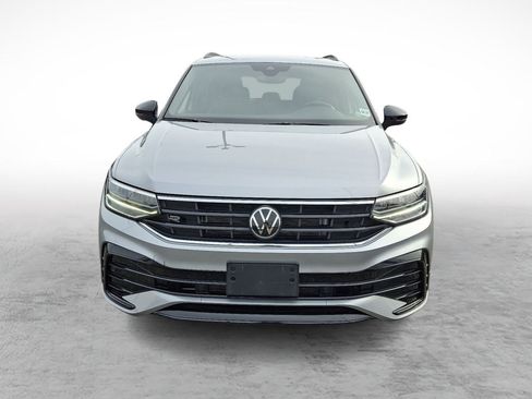 Used 2023 Volkswagen Tiguan SE R-Line image 8
