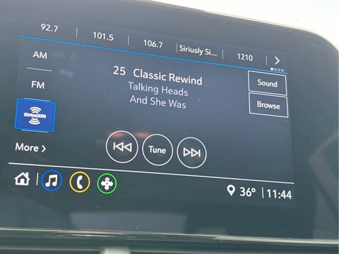 Certified 2024 Chevrolet Trax RS w/ Driver Confidence Package image 18