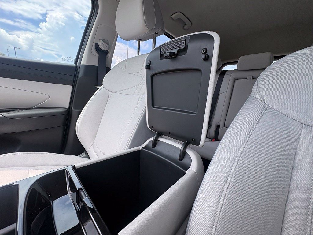 New 2026 Hyundai Tucson SEL FWD image 12