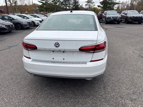 Used 2021 Volkswagen Passat 2.0T SE image 27