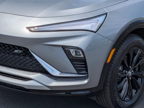 Used 2025 Buick Envista Sport Touring image 9