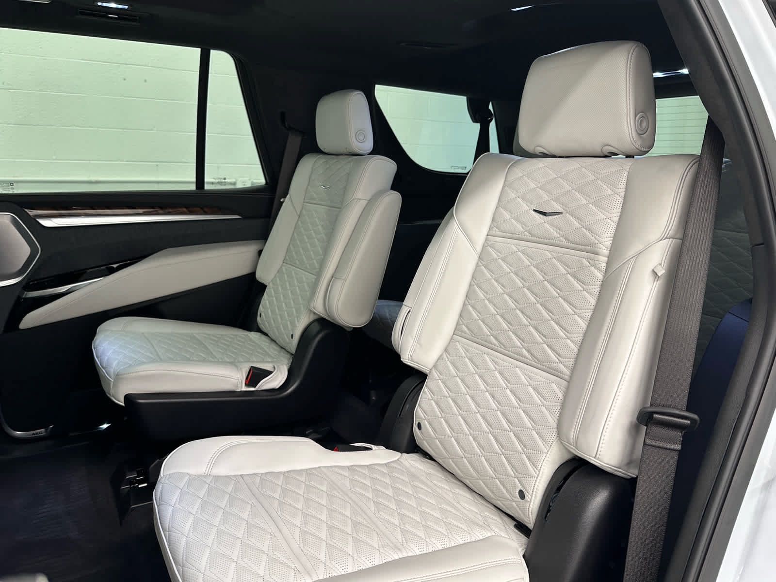 Used 2026 Cadillac Escalade Platinum Sport w/ LPO, ONYX Package AWD/4WD image 16