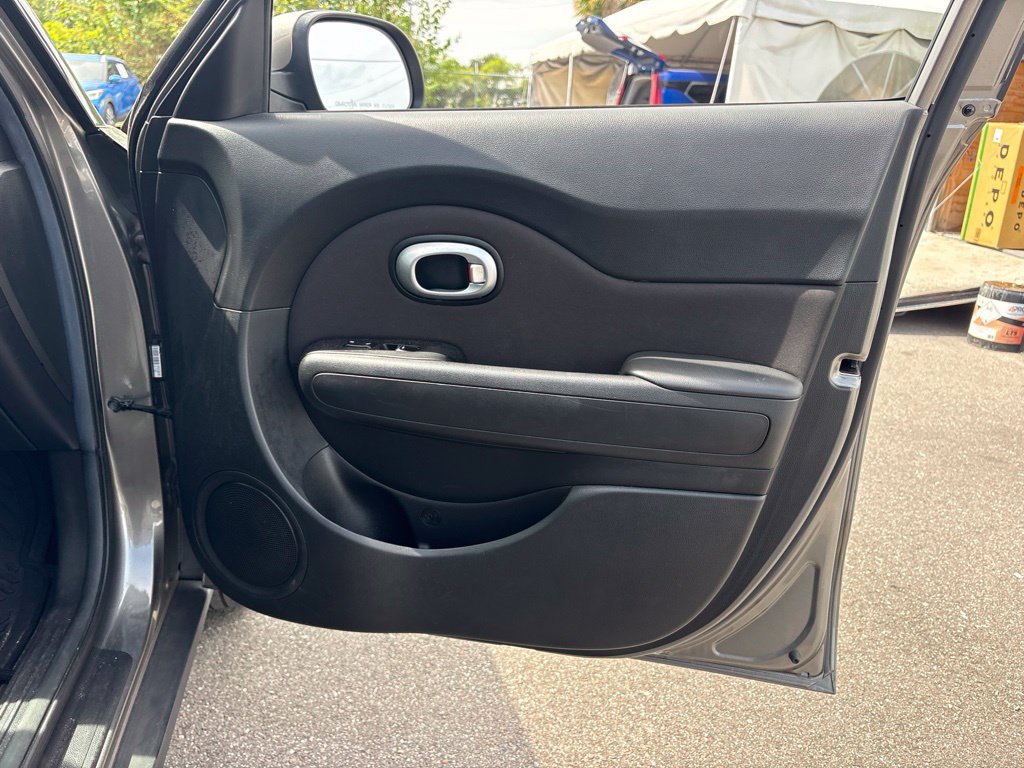 Used 2019 Kia Soul FWD image 19