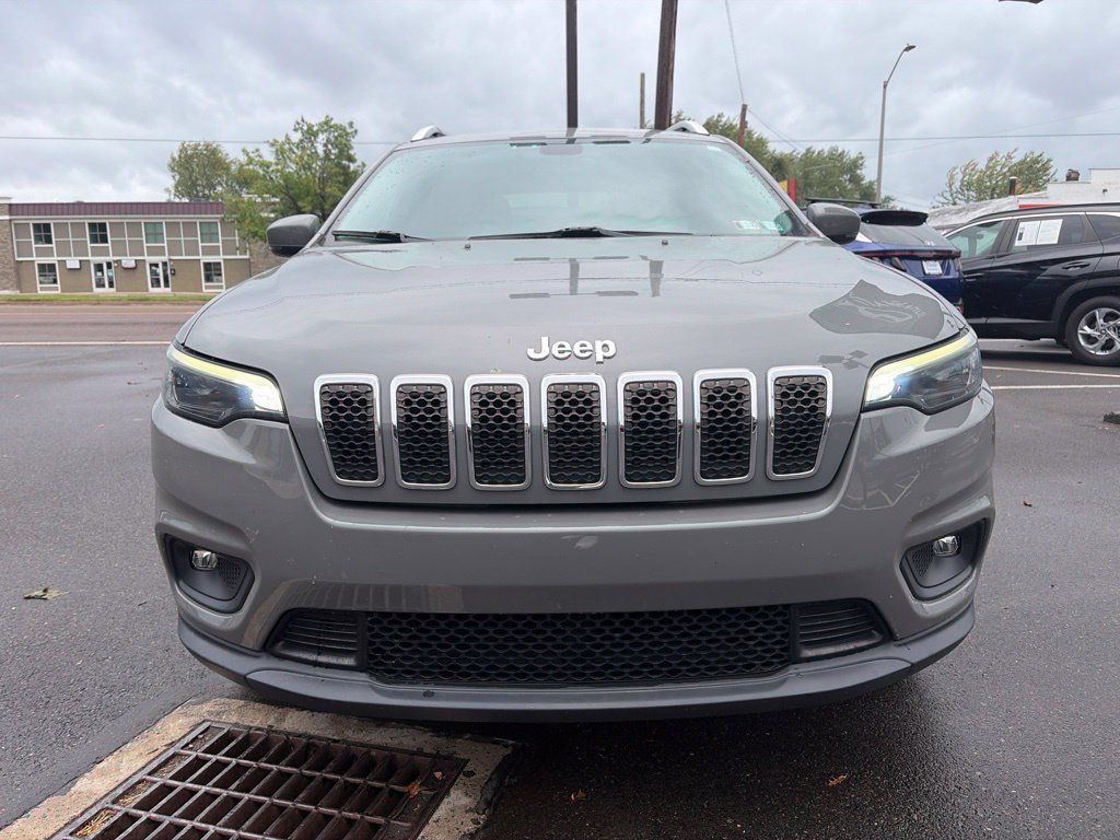 Used 2020 Jeep Cherokee Latitude Plus w/ Cold Weather Group AWD/4WD image 13