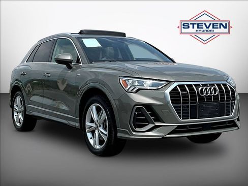 Used 2020 Audi Q3 2.0T Premium Plus w/ Premium Plus Package AWD/4WD image 1