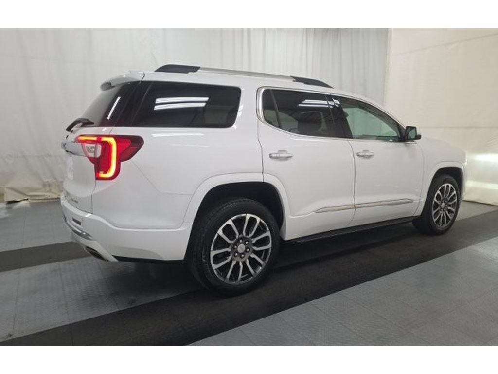 Used 2020 GMC Acadia Denali w/ LPO, 'HIT The Road' Package AWD/4WD image 3