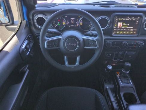 Used 2023 Jeep Wrangler Unlimited Rubicon 4xe AWD/4WD image 16