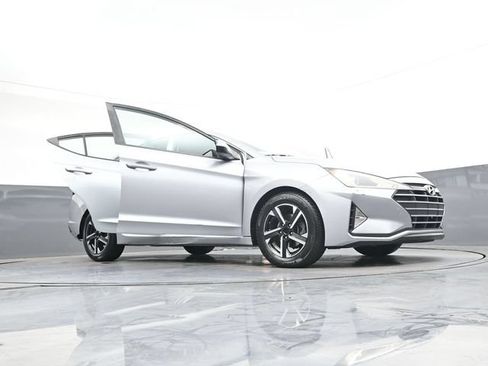 Used 2020 Hyundai Elantra SE FWD image 42