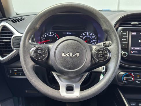 Used 2022 Kia Soul LX w/ Technology Package FWD image 18