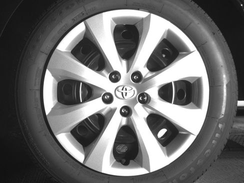 Used 2025 Toyota Corolla LE FWD image 14