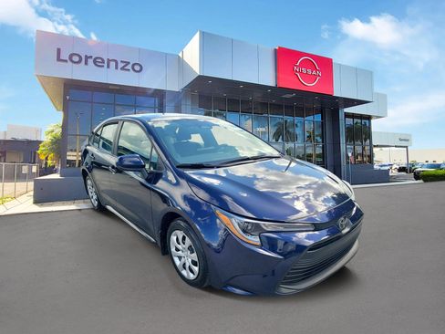 Used 2025 Toyota Corolla LE FWD image 3