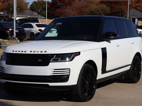 Used 2020 Land Rover Range Rover HSE image 4