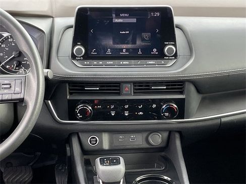 Used 2023 Nissan Rogue S image 15