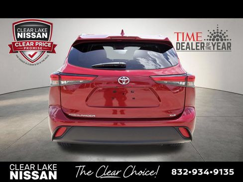 Used 2022 Toyota Highlander XLE FWD image 6