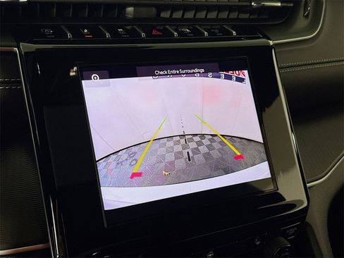 Used 2025 Jeep Grand Cherokee L Altitude image 12