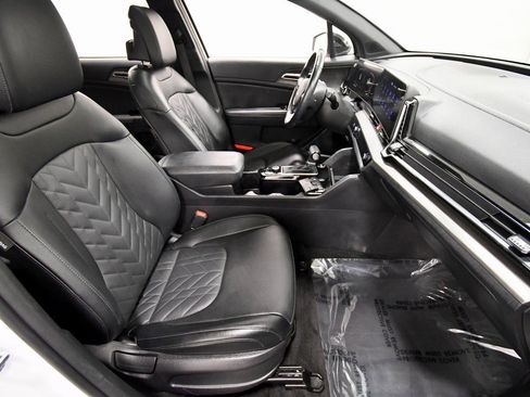 Certified 2023 Kia Sportage X-Line w/ X-Line Premium Package image 18