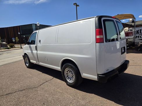Used 2011 Chevrolet Express 1500 AWD image 8