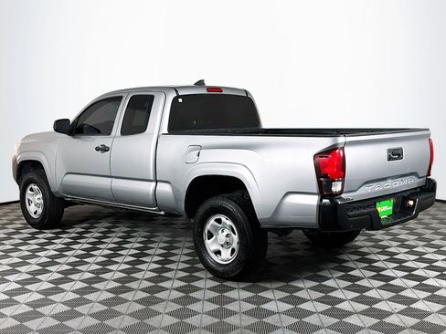 Used 2019 Toyota Tacoma SR image 6