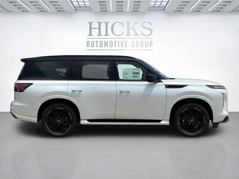 New 2026 INFINITI QX80 4WD image 4