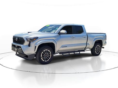 Used 2024 Toyota Tacoma TRD Sport w/ TRD Sport Upgrade Package RWD image 8