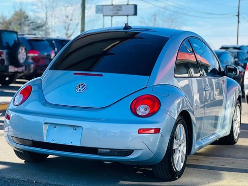 Used 2010 Volkswagen Beetle Coupe image 6