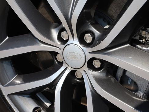 Used 2024 Land Rover Discovery Sport S image 19