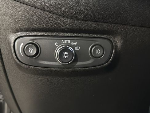 Used 2021 Chevrolet Equinox LT image 19