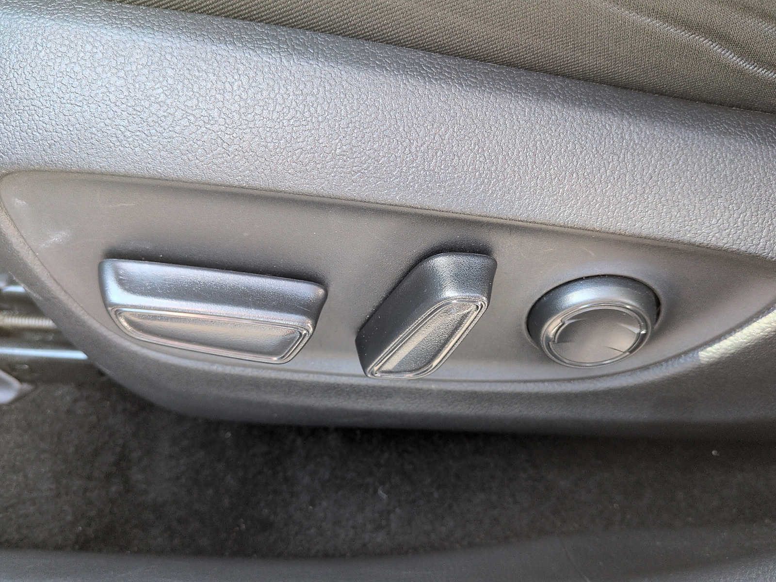 Used 2024 Toyota RAV4 XLE FWD image 14