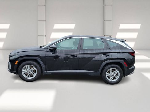 Used 2025 Hyundai Tucson SE image 4