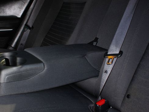 Used 2022 Chrysler 300 Touring w/ Sport Appearance Package image 18