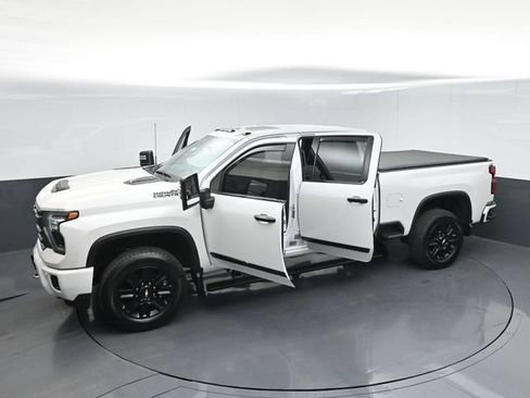 Used 2024 Chevrolet Silverado 3500 High Country w/ High Country Premium Package AWD/4WD image 57