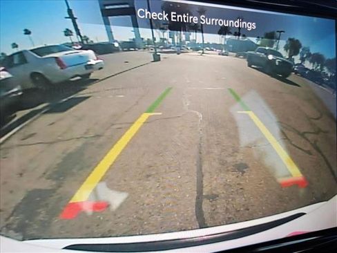 Used 2021 Chrysler Pacifica Touring-L FWD image 13
