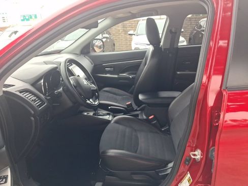 Used 2025 Mitsubishi Outlander Sport SE AWD/4WD image 4