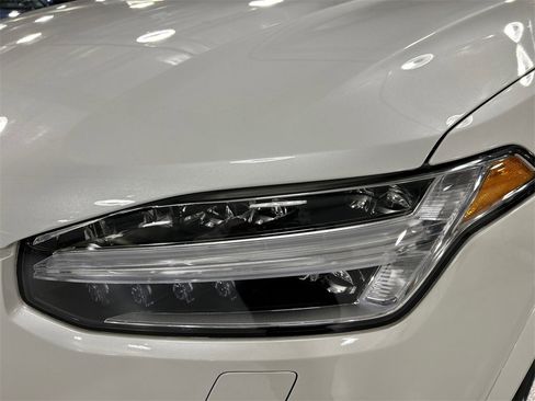 Certified 2024 Volvo XC90 B5 Plus w/ Protection Package Premier image 7