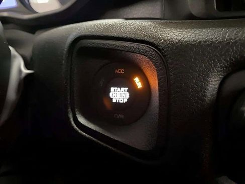 Used 2024 Jeep Wrangler Unlimited image 28