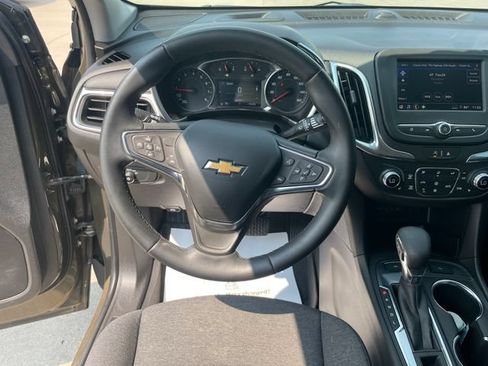 Used 2023 Chevrolet Equinox LT AWD/4WD image 24