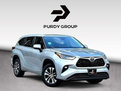 Used 2023 Toyota Highlander XLE FWD image 1