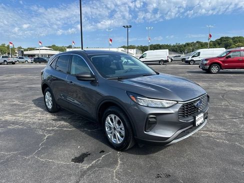 Used 2024 Ford Escape Active w/ Tech Pack #1 AWD/4WD image 3