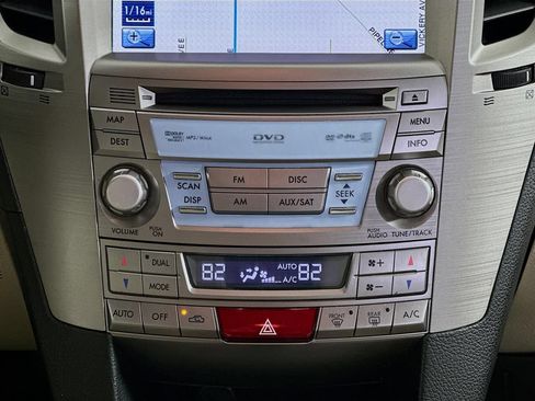 Used 2010 Subaru Outback 3.6R Limited AWD/4WD image 14
