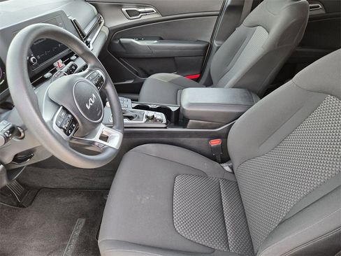 Certified 2024 Kia Sportage LX image 18