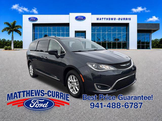 Used 2020 Chrysler Pacifica Touring-L FWD image 1