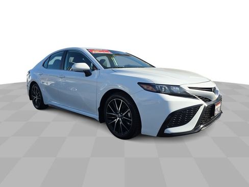 Used 2024 Toyota Camry SE w/ Blackout Package (TMS) FWD image 2