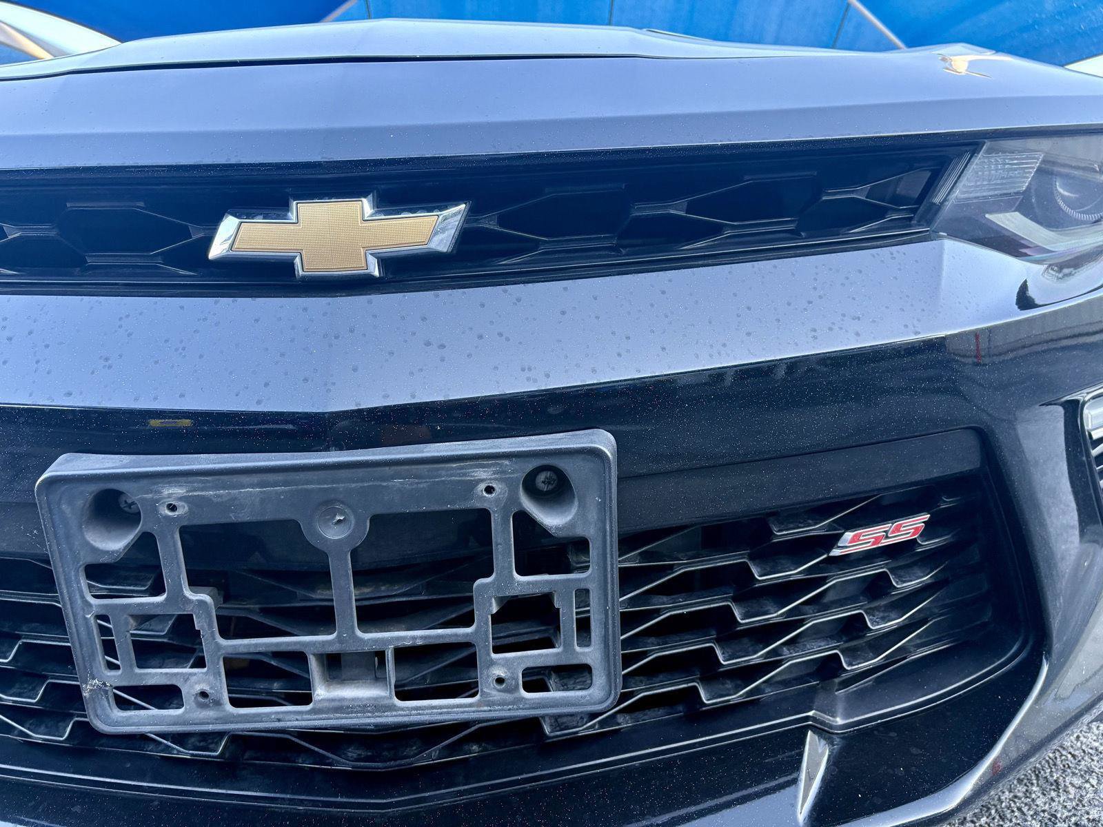 Used 2017 Chevrolet Camaro SS RWD image 9