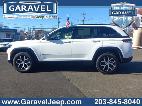 Used 2025 Jeep Grand Cherokee Limited image 3