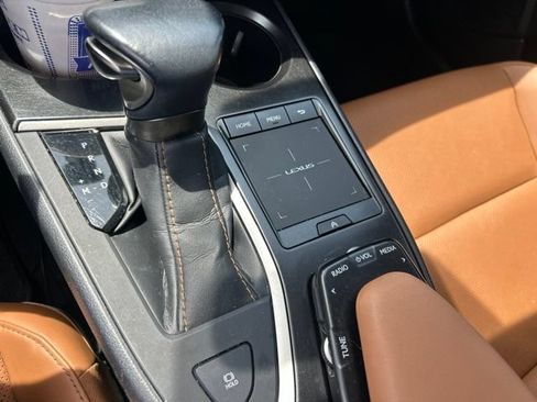 Used 2021 Lexus UX 200 w/ Premium Package FWD image 12